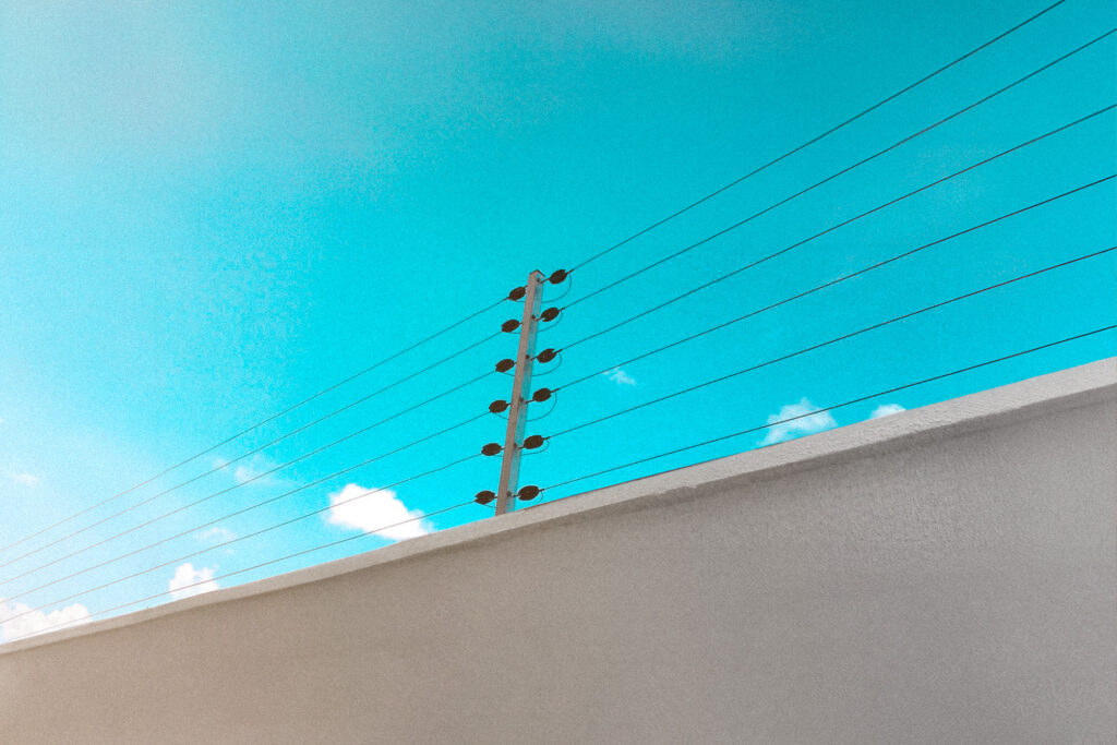 Cerca elétrica instalada em perímetro